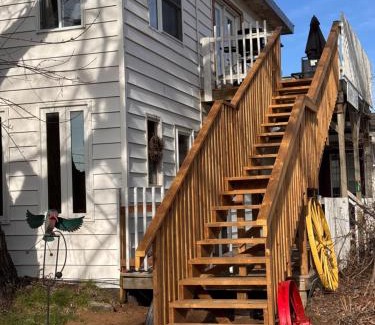 North Algona Wilberforce House | At the Farmhouse - New Frontiers Retreat