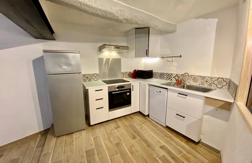 Malaucene Apartment | At the foot of Mont Ventoux Village center Fully renovated apartment