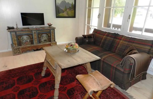 Gstaad Ski Chalet | At the foot of Mount Eggli Gstaad-Skiing can begin on foot.