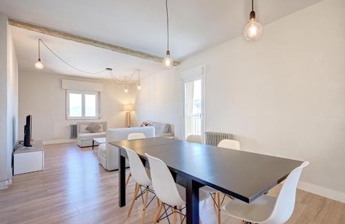 Old Town Apartment | Atalaya sobre el Casco Antiguo by clabao