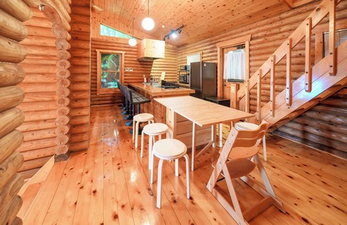Atami House | Atami Shizenkyo Villa Area Log house located at /Atami Shizuoka