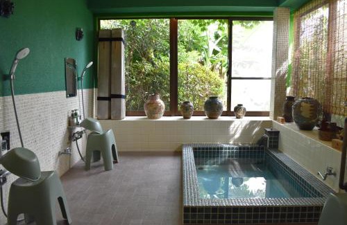 Atami House | Atami Southern Wind 熱海 南風楼(温泉付)