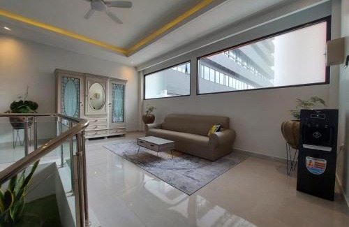 Semarang House | Atap Biru Residence