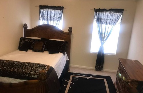 McDonough House | Atapong Home Away 1