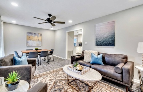 Lilburn House | ATH - 3BR - Sleeps 8 - Pet Friendly - Ranch (john)