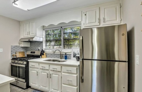 Hiram House | ATH - Hiram - 2BR - Pet Friendly - Fenced (oak)