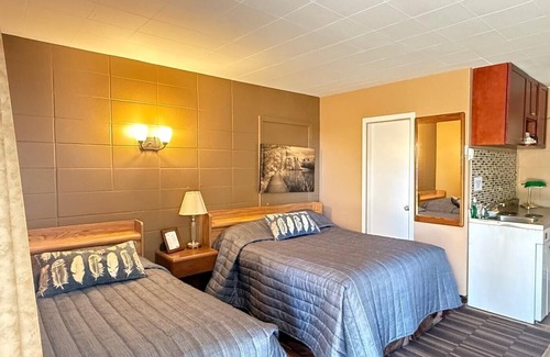 Athabasca Hotel | Athabasca Hillside Motel
