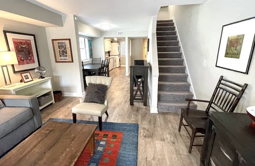 Athens Condo | Athen Condo 1 mile to stadium and downtown!
