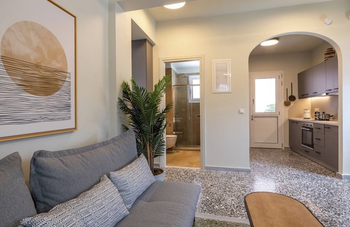 Argostoli Town Apartment | Athena - 2 Bedroom Apartment Argostoli