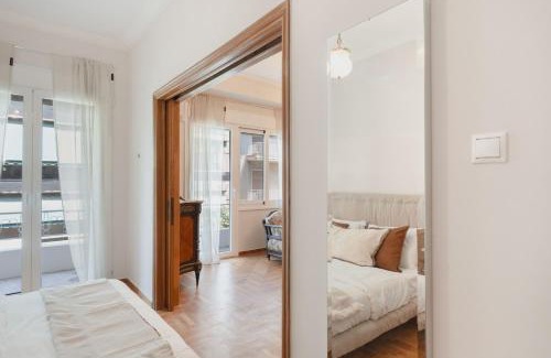 Platia Viktorias Apartment | Athenian Manor by Staycom