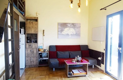 Omonia Apartment | Athens Be my guest!❤️️ enjoy the sun☀️next ro everything.