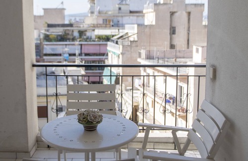 Petralona Apartment | Athens Deluxe Apartment near Acropolis