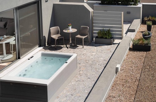 Kallithea Apartment | Athens Hill - Rooftop Apartment with Hot Tub