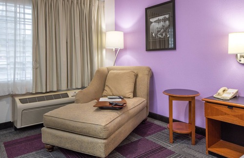 Redwood City Hotel | Atherton Park Inn & Suites