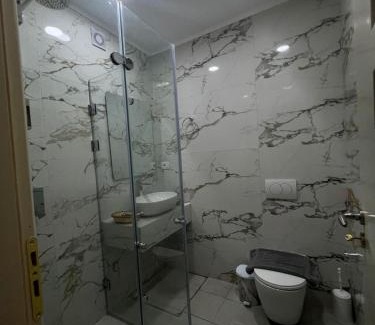 Himare House | Athina Rooms