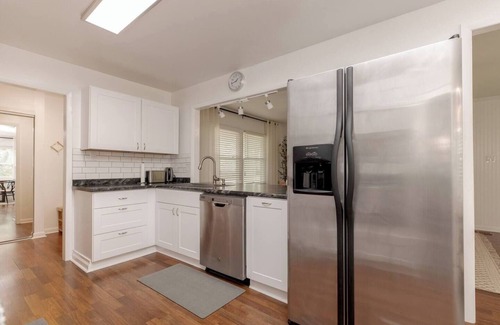 Perry House | AtHome+1 Monthly Stay | 4BR House | InGround Pool