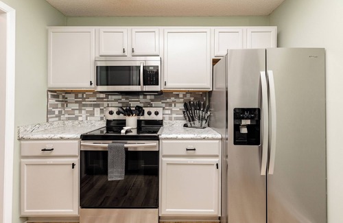 Warner Robins House | AtHome+1 Stay | 3BR 3Bath Townhome | Pet Friendly