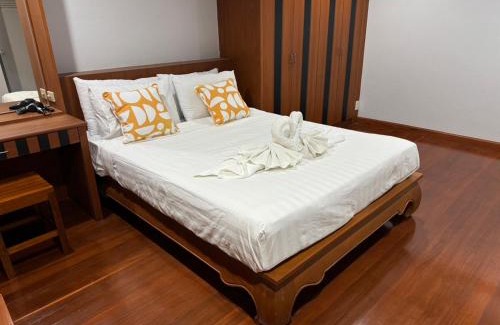 Tha Thaewawong Apartment | ATHome Sriracha near Koh Loy