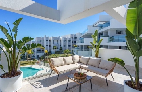 Puerto de la Duquesa Apartment | Ático Sea View Pure South by Interhome