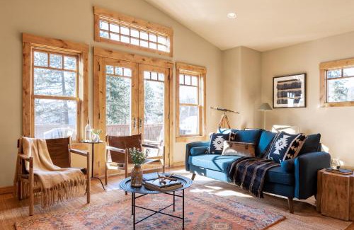 Tahoe Vista House | Atkinson by AvantStay Lake Front Home w Stunning Views in Tahoe Vista
