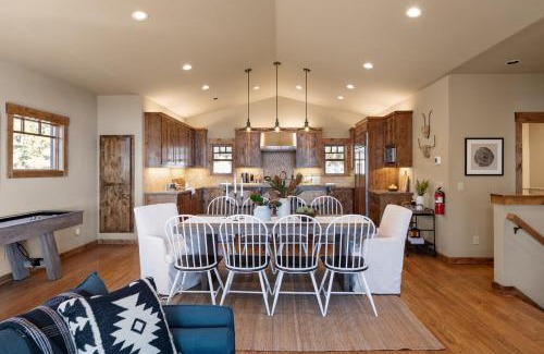 Tahoe Vista House | Atkinson by AvantStay Lake Front Home w Stunning Views in Tahoe Vista