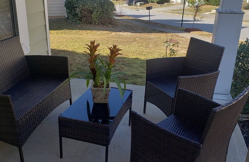 Church Street House | Atlanta Airport Retreat: Charming 3-Bed Home for Short-Term Stays
