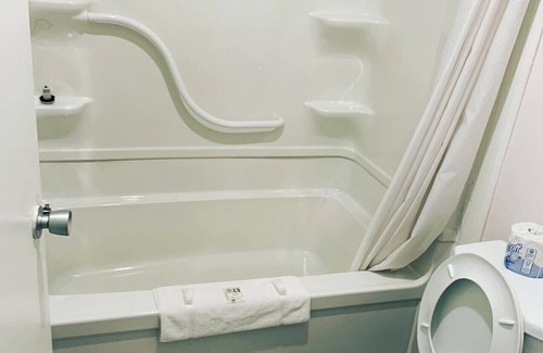 Orangeville Hotel | Atlanta Motel