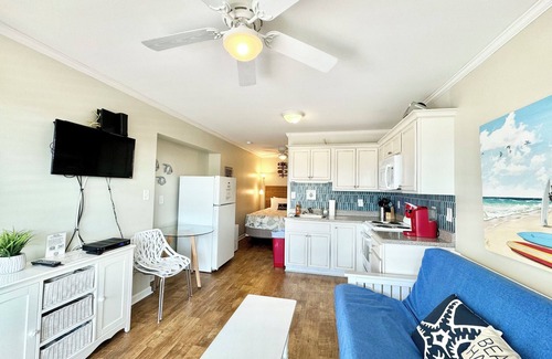Atlantic Beach Apartment | 🏖️Atlantic Beach🏄Cozy Partial Ocean View Studio😎Pool 🏊