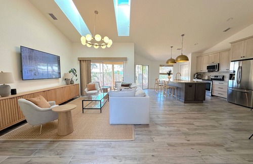 Indialantic Cottage | Atlantic Ocean Beach Harmony