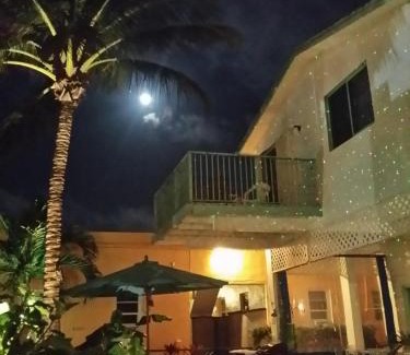 Hollywood Apartment | Atlantic Sands Beach Suites