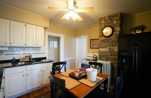 Fifth Ward House | Atlantic Street Guesthouse - The Best Kept Secret!