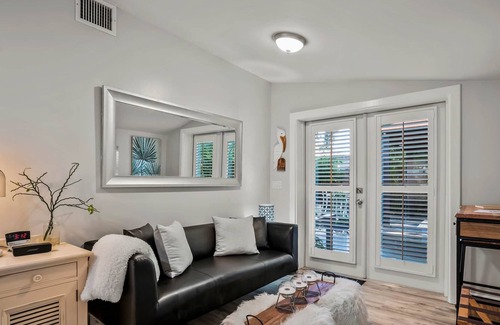 Midtown House | Atlantis House's Banyan Suite-voted top 25 in USA