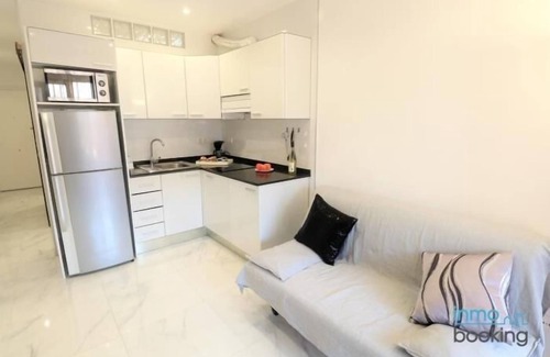 Salou City Centre Apartment | Atlas IV, air-conditioned, parking, swimming pool and beach.