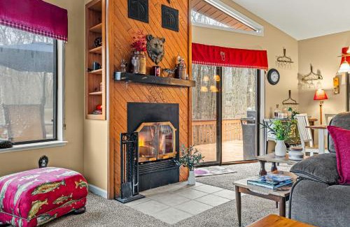 Locust Lake Village House | Atlas Point Lodge Sauna Fireplaces Kayaks Lakes Pet-Friendly Yard