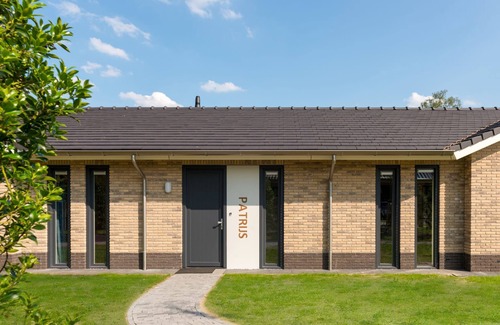 Voorthuizen House | Atmospheric Bungalow Near the Veluwe