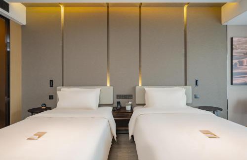 Shushan Hotel | Atour Hotel Hefei West Changjiang Road Science Avenue Subway Station