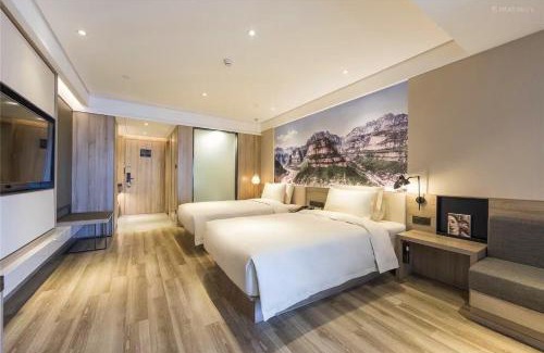 Huayuan Road Area Hotel | Atour Hotel Zhengzhou CBD Zhongzhou Avenue