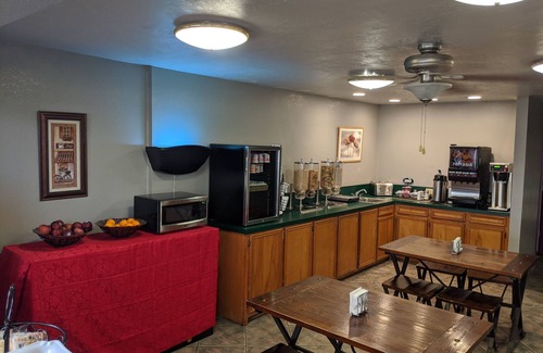Fort Stockton Hotel | Atrium Inn