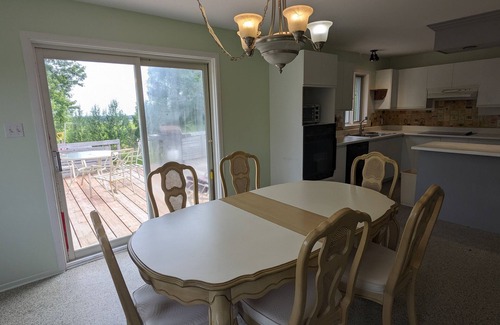 Ragueneau House | Attached Bungalow on large estate close to Baie-Comeau