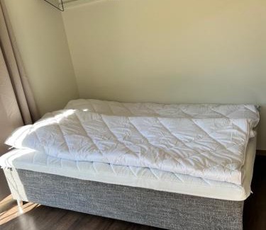 Vanga Ski Chalet | Attefallare i äppelriket