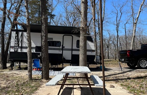 Oakland Hills House | ATTENTION SNOW BIRDS nCozy RV nSet up in Florida . You must purchase campsite