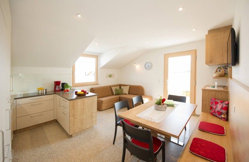 Castelvecchio Alto Apartment | Attic Apartment "Kristallhof Bergblick" with Mountain View, Garden & Terrace