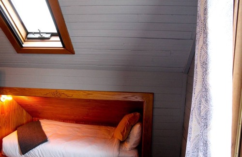 Seaview Hotel | Attic Historic Queen at Shelburne Hotel at Long Beach Peninsula!