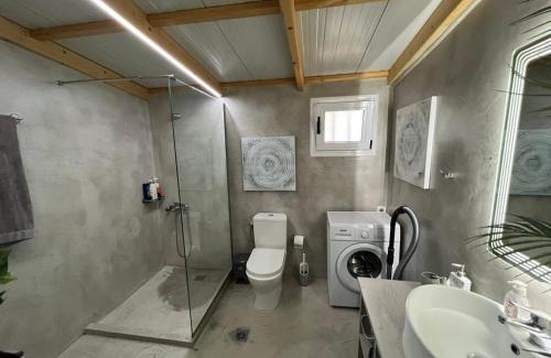 Loutsa House | Attic View