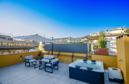 Genoa Historical Centre Apartment | Attico Centro con terrazza e jacuzzi e parcheggio privati