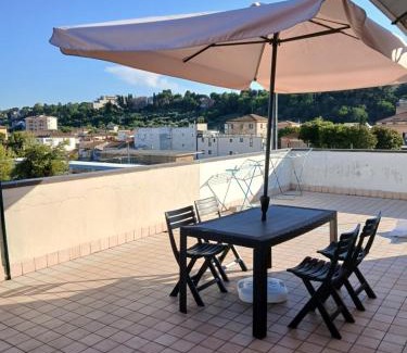Giulianova Apartment | Attico con Terrazzo Panoramico e cucina attrezzata, Nel centro di Giulianova, a due passi dal Mare, Con Servizio biciclette