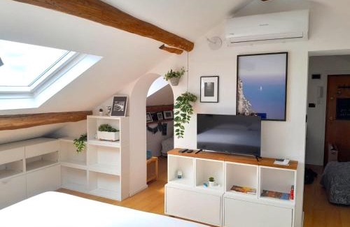 Voltri Apartment | Attico sul Mare By Smart-Home