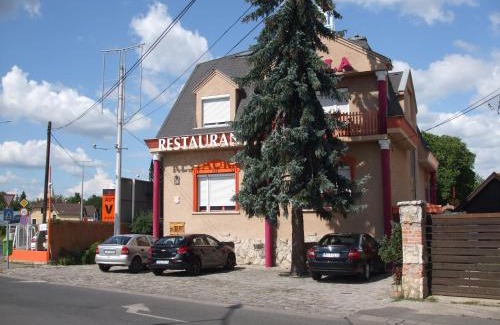 Csillaghegy Hotel | Attila Hotel Budapest