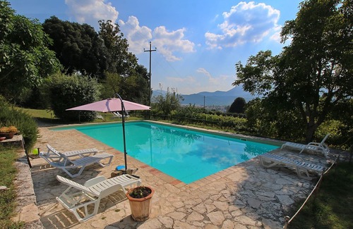 Umbertide Other | Attractive apartment in old farmhouse on the estate with pool.