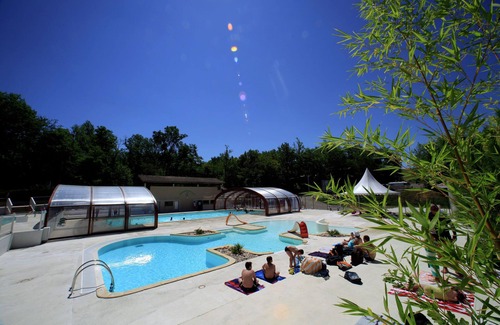 Monclar-de-Quercy Ski Chalet | Attractive Chalet on a hill in Monclar-de-Quercy